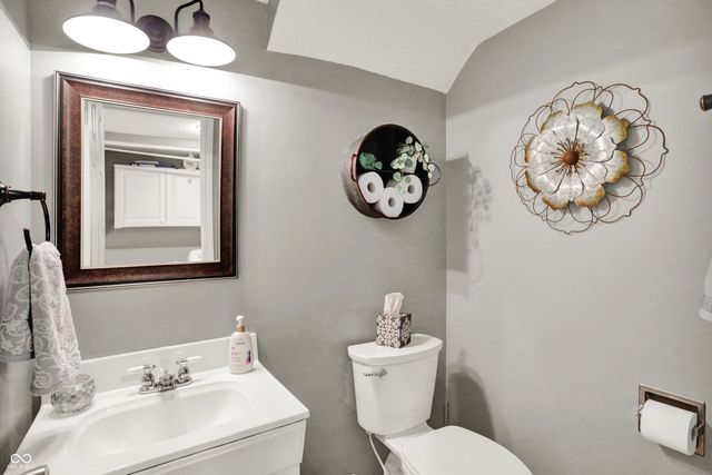 7813 Hunters Path, Indianapolis, IN 46214