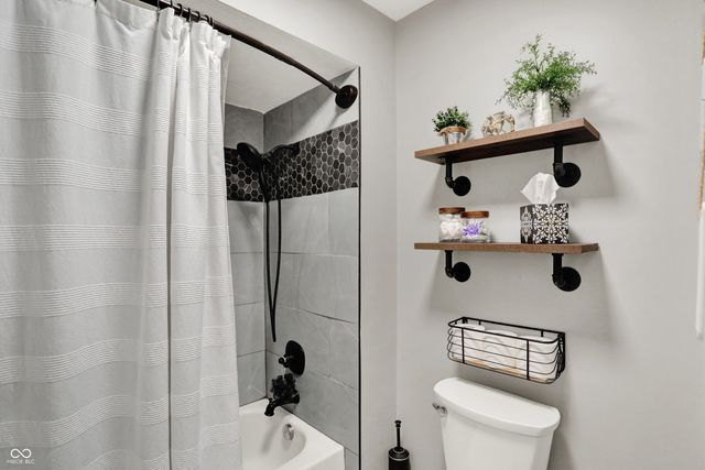 7813 Hunters Path, Indianapolis, IN 46214