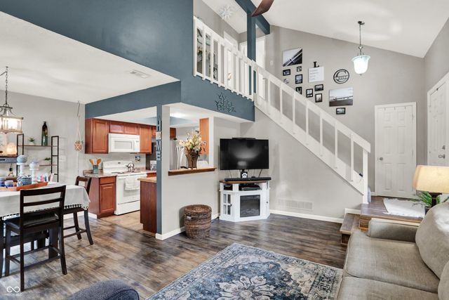 7813 Hunters Path, Indianapolis, IN 46214