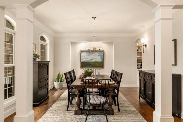 2120 Carriage Hills DRIVE, Delafield, WI 53018