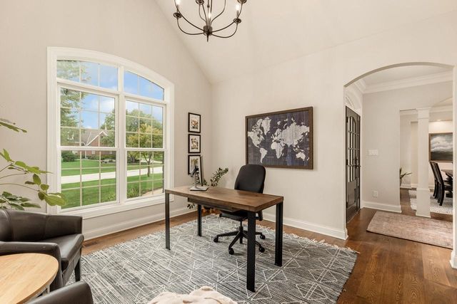 2120 Carriage Hills DRIVE, Delafield, WI 53018