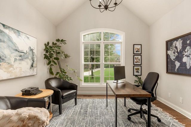 2120 Carriage Hills DRIVE, Delafield, WI 53018