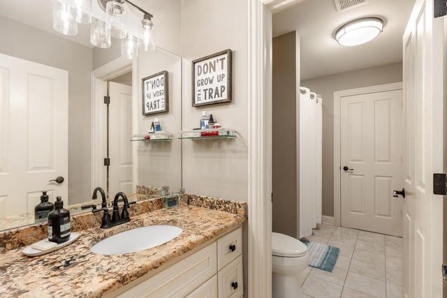 2120 Carriage Hills DRIVE, Delafield, WI 53018
