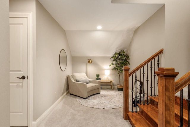 2120 Carriage Hills DRIVE, Delafield, WI 53018