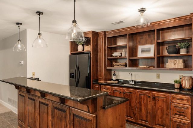 2120 Carriage Hills DRIVE, Delafield, WI 53018