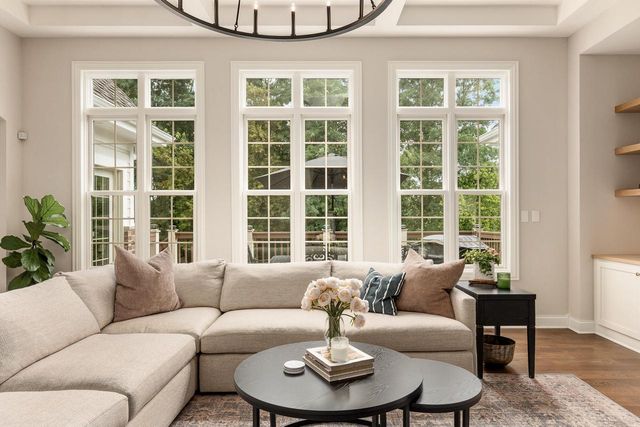 2120 Carriage Hills DRIVE, Delafield, WI 53018