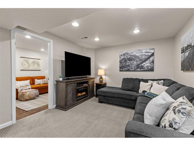8756 Aberdeen Cir, Highlands Ranch, CO 80130
