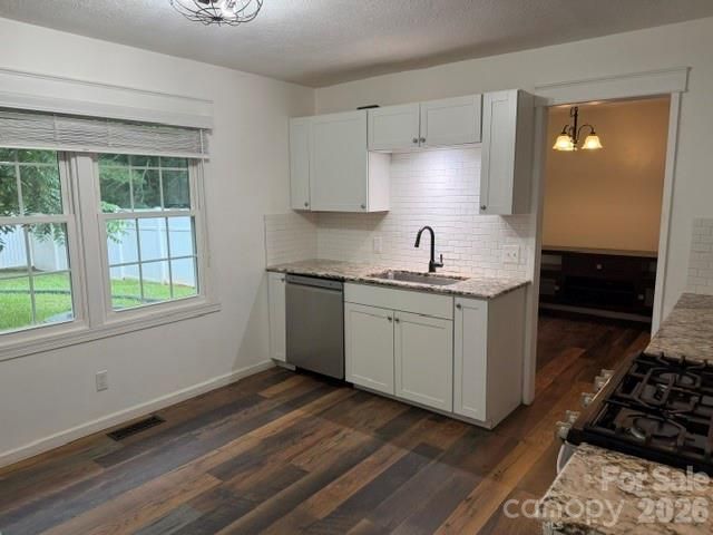 1376 Glenheath Drive, Hendersonville, NC 28791