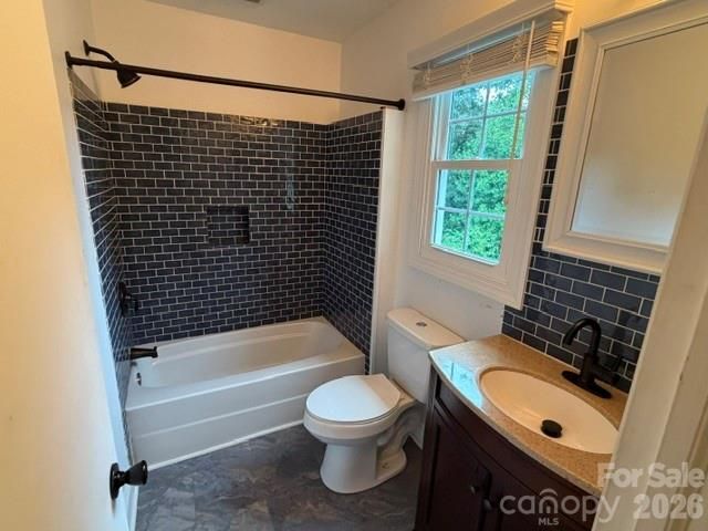 1376 Glenheath Drive, Hendersonville, NC 28791