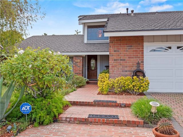 25415 Via Alcira, Valencia, CA 91355