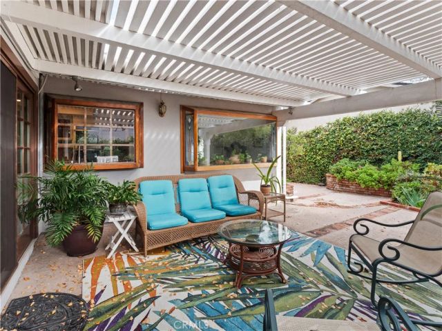 25415 Via Alcira, Valencia, CA 91355