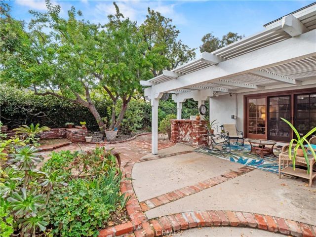 25415 Via Alcira, Valencia, CA 91355