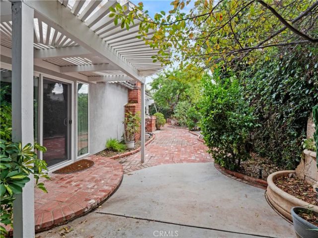 25415 Via Alcira, Valencia, CA 91355