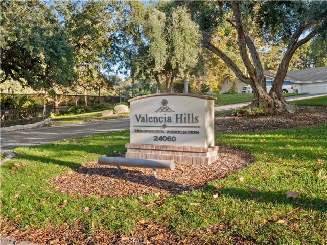 25415 Via Alcira, Valencia, CA 91355