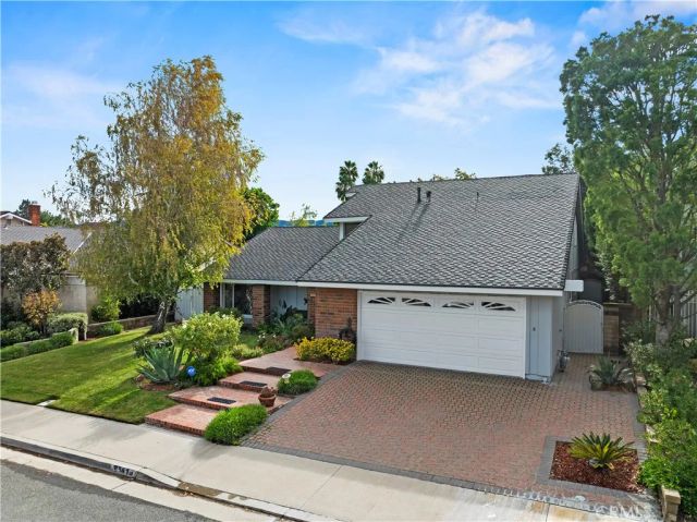 25415 Via Alcira, Valencia, CA 91355