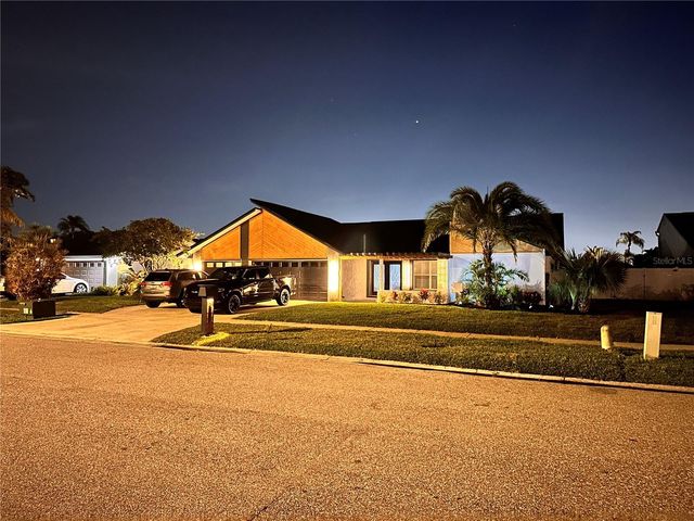 5807 SCHOONER WAY, Tampa, FL 33615