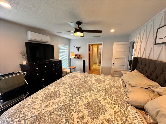 5807 SCHOONER WAY, Tampa, FL 33615