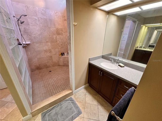 5807 SCHOONER WAY, Tampa, FL 33615