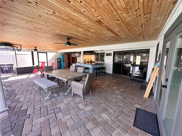 5807 SCHOONER WAY, Tampa, FL 33615