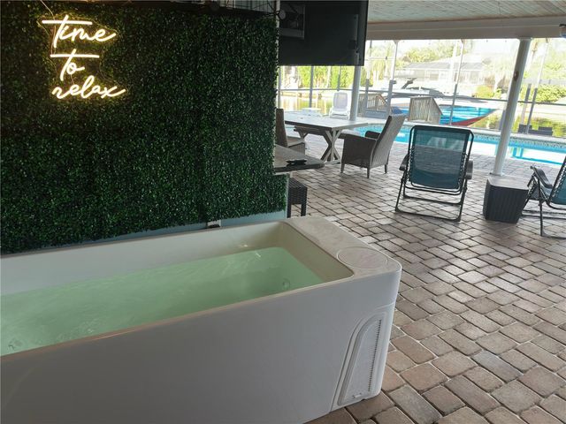 5807 SCHOONER WAY, Tampa, FL 33615