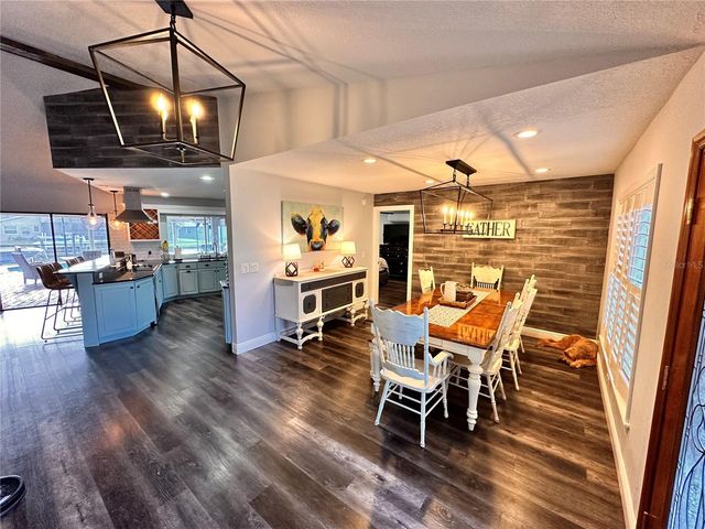 5807 SCHOONER WAY, Tampa, FL 33615