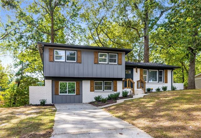 1483 Town Country SE Drive, Atlanta, GA 30316