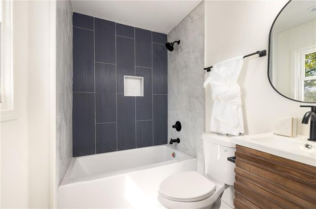 1483 Town Country SE Drive, Atlanta, GA 30316