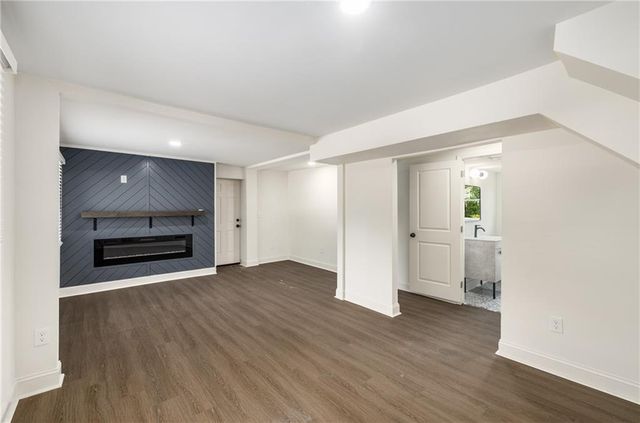 1483 Town Country SE Drive, Atlanta, GA 30316