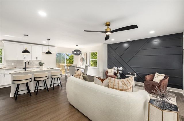 1483 Town Country SE Drive, Atlanta, GA 30316