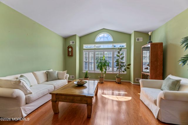 46 Dante Drive, Manchester, NJ 08759