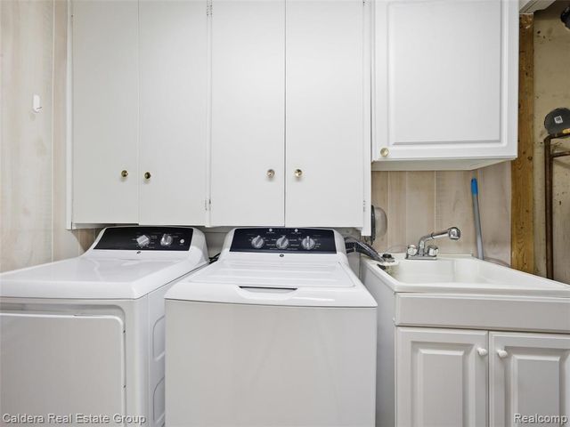 22200 Avon Street, Saint Clair Shores, MI 48082