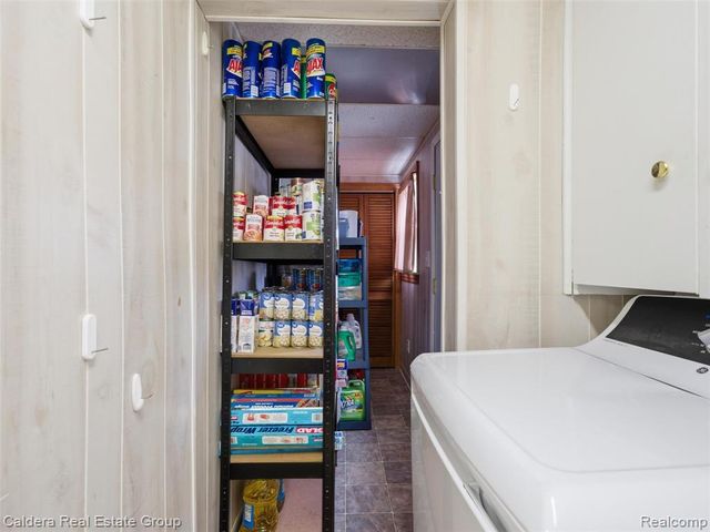 22200 Avon Street, Saint Clair Shores, MI 48082
