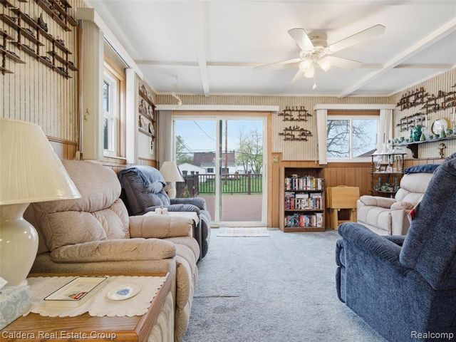 22200 Avon Street, Saint Clair Shores, MI 48082