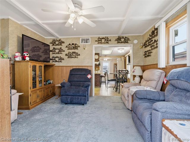 22200 Avon Street, Saint Clair Shores, MI 48082