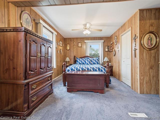 22200 Avon Street, Saint Clair Shores, MI 48082