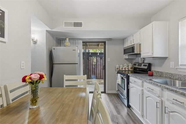 2848 Harbinger Lane, Dallas, TX 75287