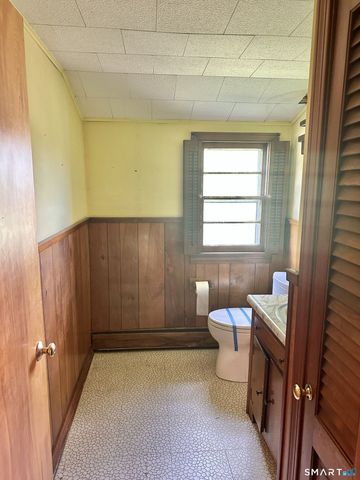 16 Bernside Drive, Bristol, CT 06010