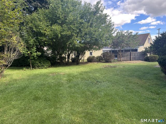 16 Bernside Drive, Bristol, CT 06010