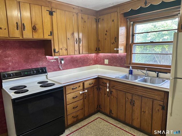 16 Bernside Drive, Bristol, CT 06010
