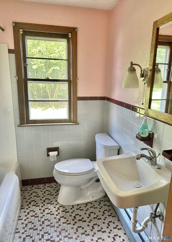 16 Bernside Drive, Bristol, CT 06010
