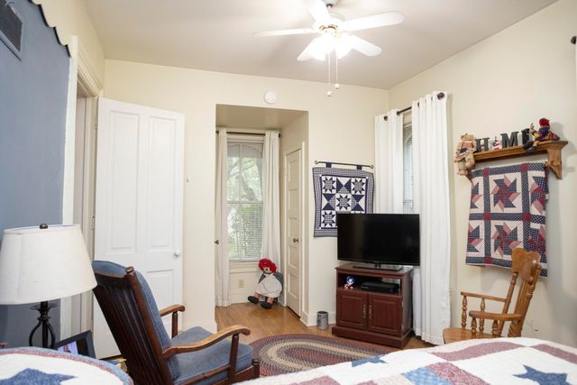 112 E Maple Street, Vicksburg, MI 49097