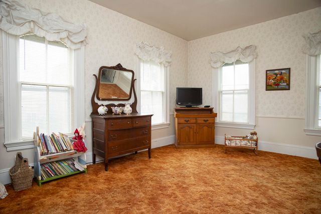 112 E Maple Street, Vicksburg, MI 49097