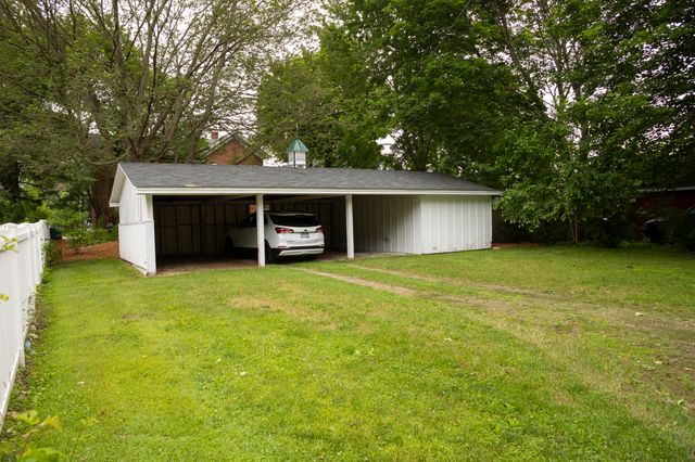 112 E Maple Street, Vicksburg, MI 49097