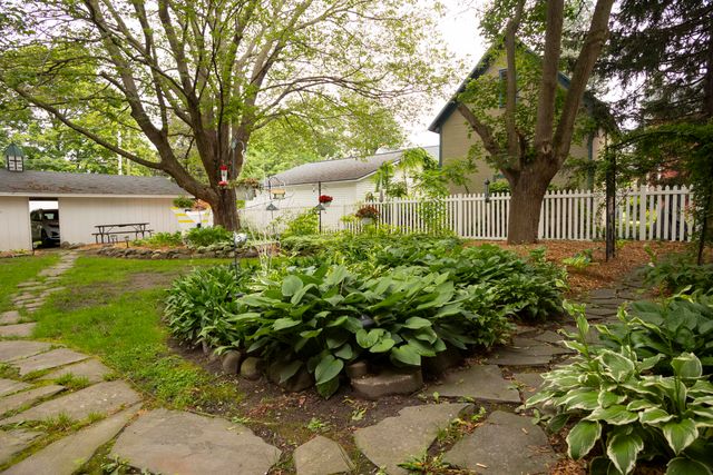 112 E Maple Street, Vicksburg, MI 49097