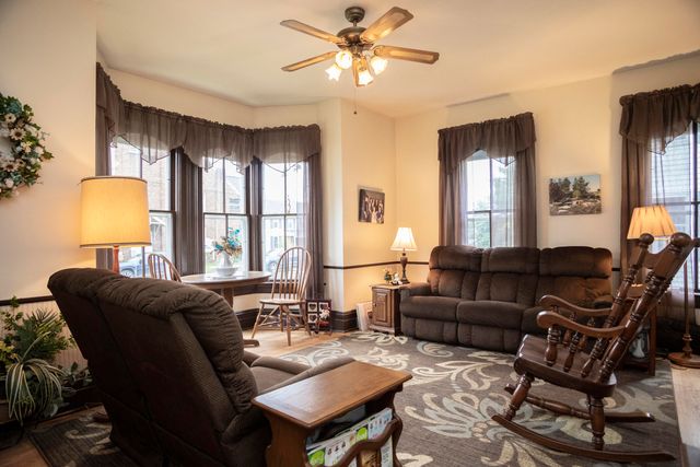 112 E Maple Street, Vicksburg, MI 49097