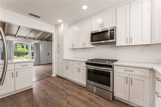 16601 Valerio Street, Los Angeles, CA 91406