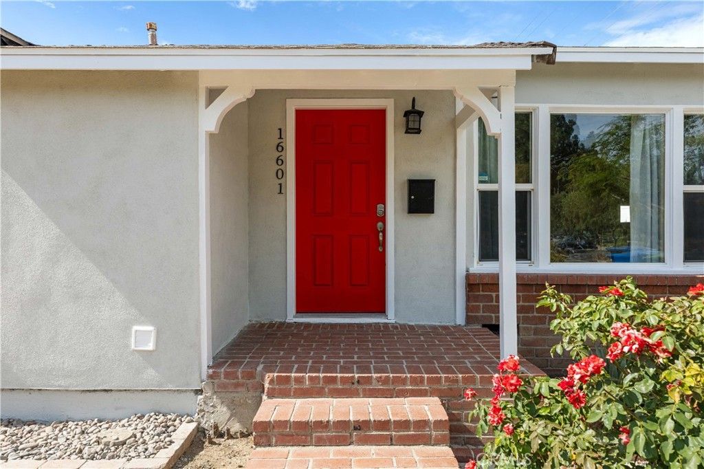 16601 Valerio Street, Los Angeles, CA 91406