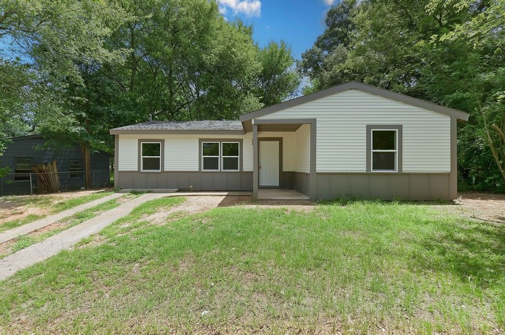444 Bowie, Lone Star, TX 75668