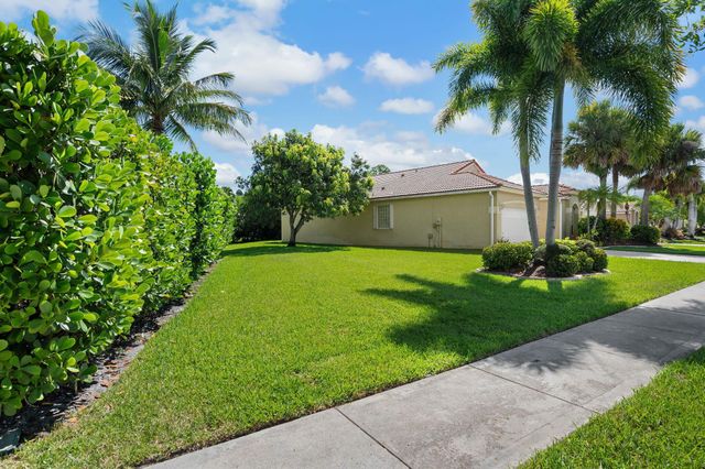 6980 SE Twin Oaks Circle, Stuart, FL 34997