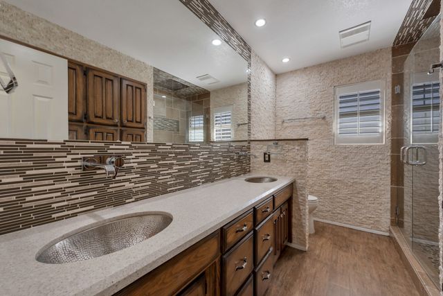 3305 Timber View Circle, Bedford, TX 76021